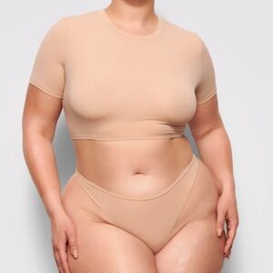SKIMS "Fits Everybody” Crop Tee - Nude